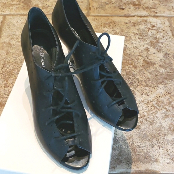 BCBGeneration shoes - Picture 2 of 8